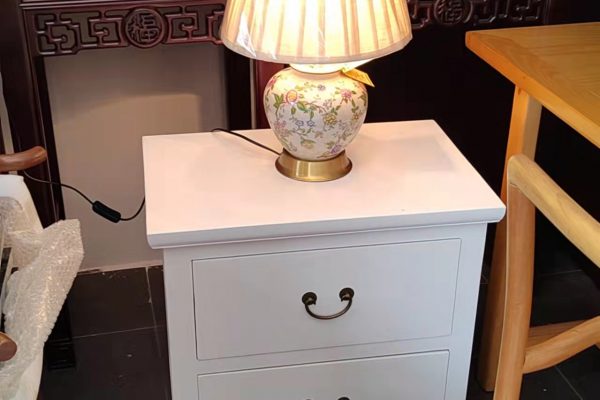 床头柜
